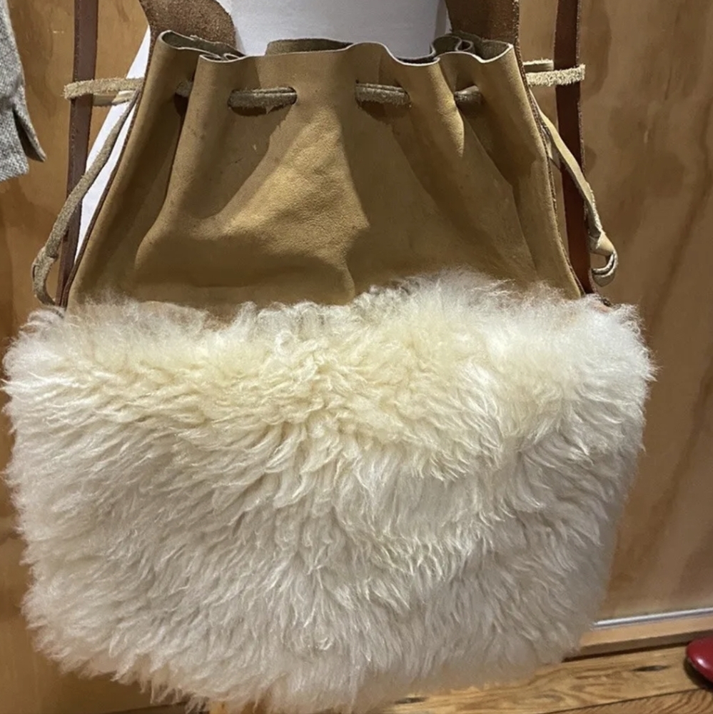 Il Bisonte sherpa bucket bag. - Picture 1 of 5